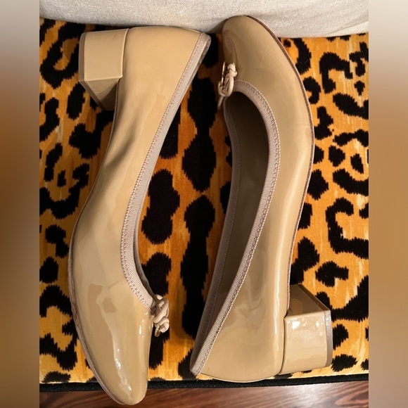 TORY BURCH Chelsea Charm Patent Leather Pump Block Heel Nude Size 10.5 NEW! - Picture 11 of 16